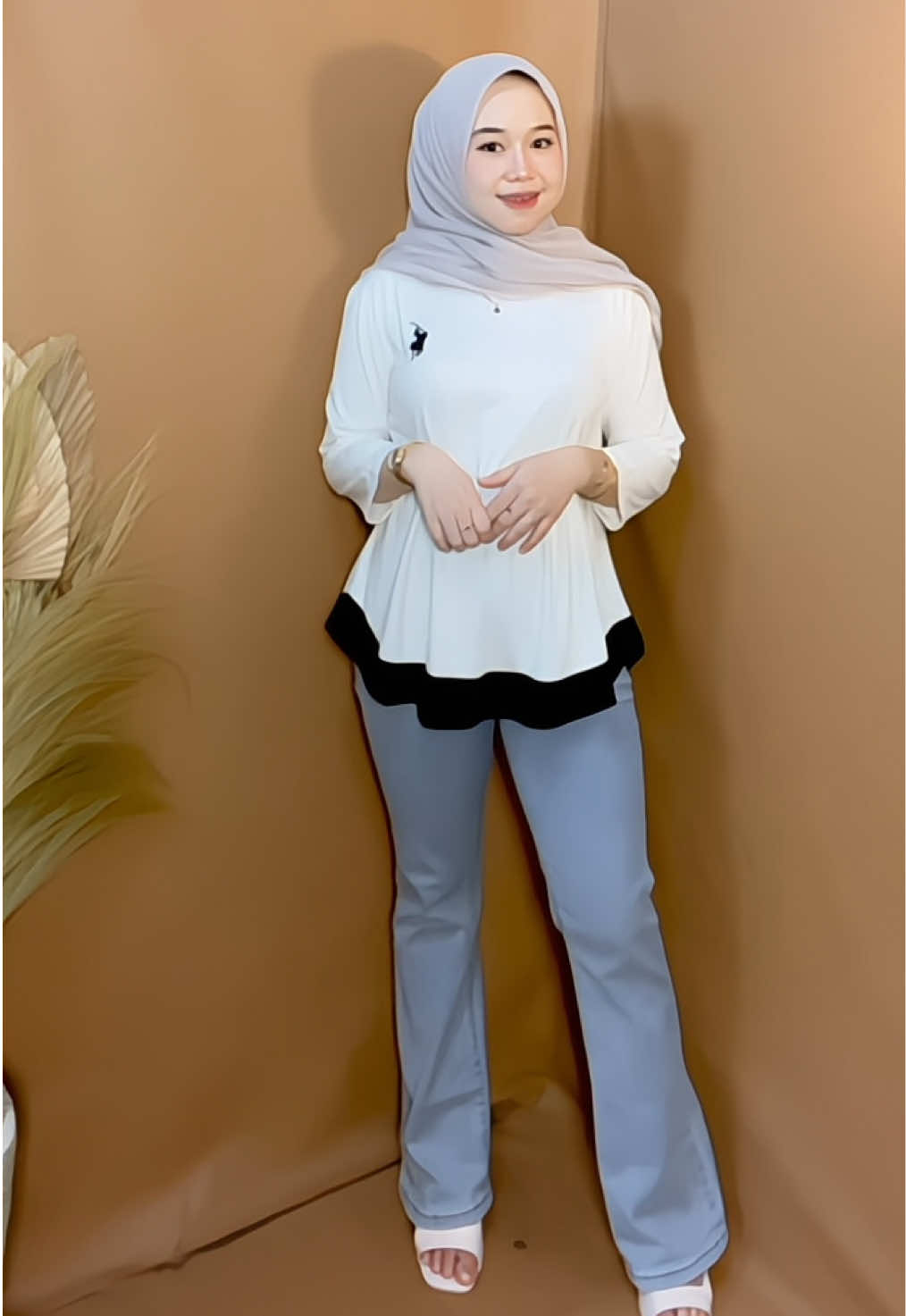 Kaos wanita spandek rayon , yang bahannya adem dan lembut kalo di pake bisa keliatan ramping😍🫢 #kaos #kaoswanita #rekomendasikaos #terbaru 