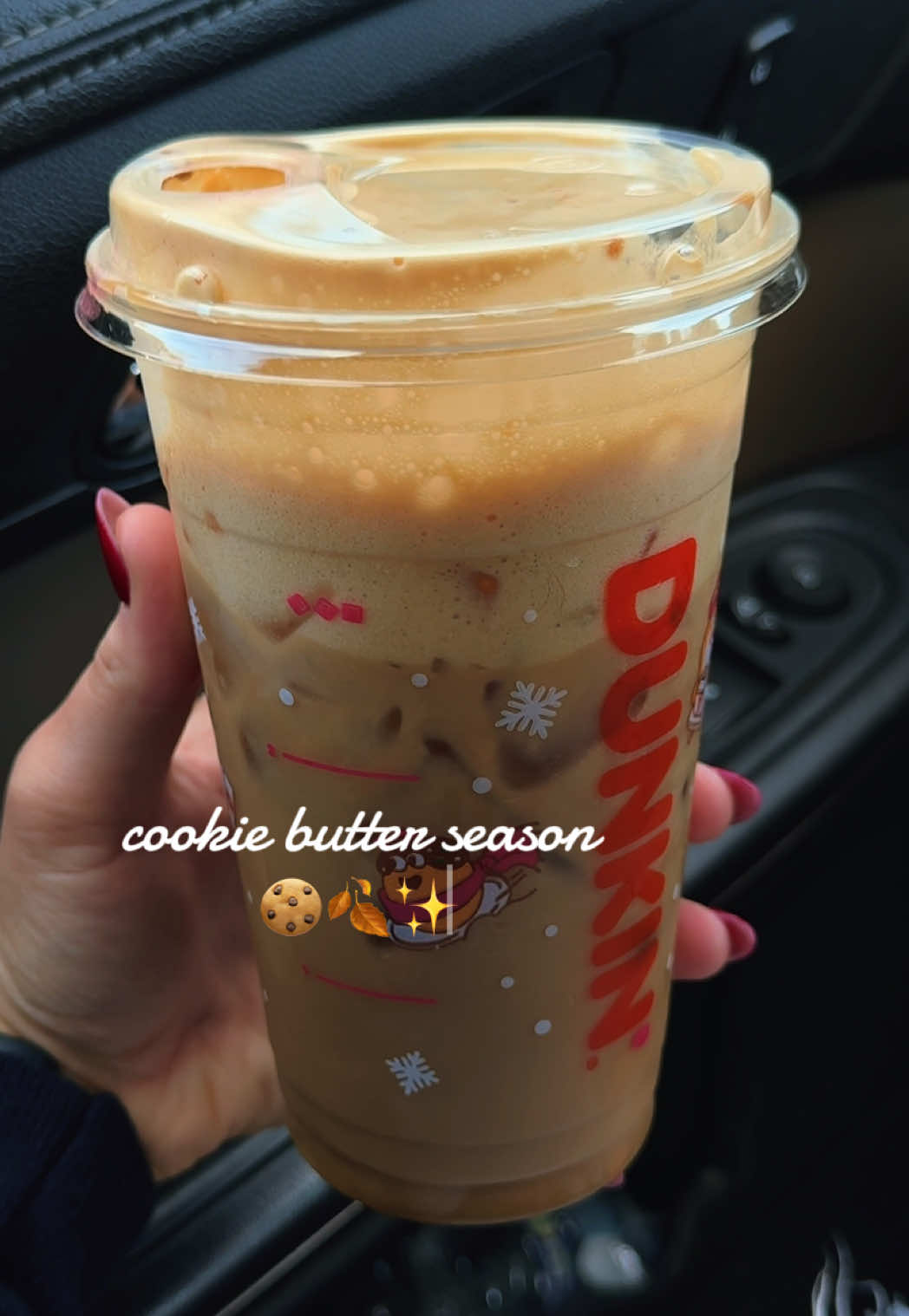 RUN TO DUNKIN RIGHT NOW!!! #dunkin #dunkindonuts #dunkinholidaydrinks #falldrinks #fallcoffee 