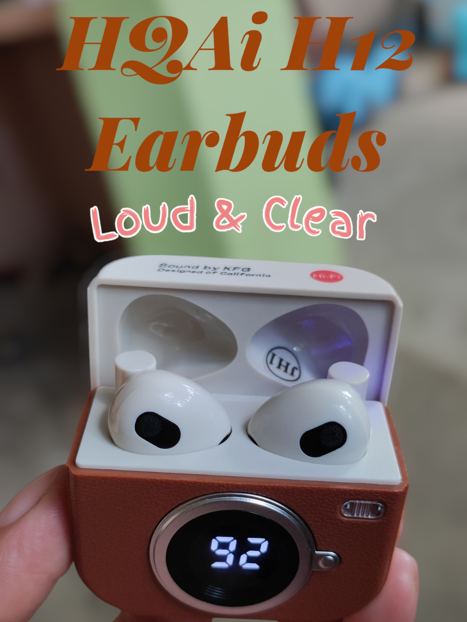 After using the HQAi H12 Earbuds, masasabi ko talaga na sulit siya! 😍 Ang ganda ng sound quality — malinaw at may solid bass. Noise cancelling pa kaya kahit maingay sa paligid, enjoy pa rin sa music o calls. 💯 May digital display pa for battery level, at ang design? Super classy! Available in White, Brown, at Green — lahat aesthetic! 🎧 Perfect pang work, travel, or gym. Kung gusto mo ng quality earbuds na hindi mabigat sa bulsa, ito na talaga! 🔥 #HQAiH12 #EarbudsPH #BestFind #TechEssentials #fyp 