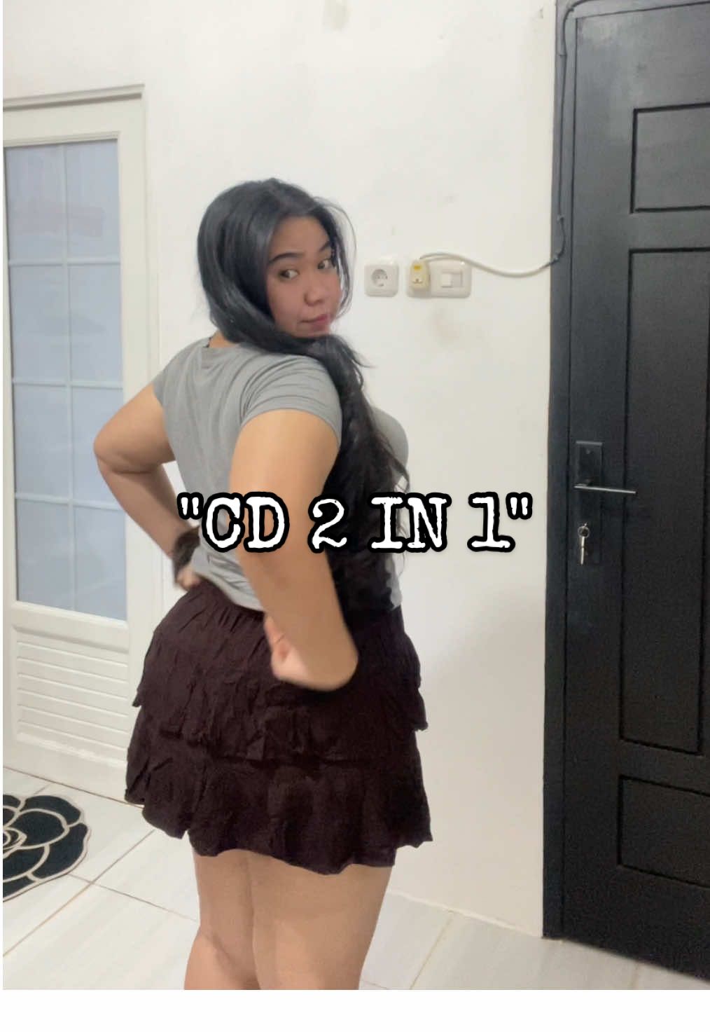 Jadi ga takut lagi deh buat pake rok semini apapun👌🏻                  #cd2in1 #shortpants 