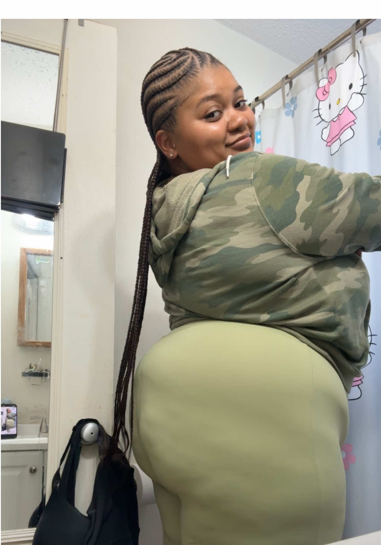 Whewwwwwww she iced me outttt #stitchbraids #birthdayhair #scorpioseason #protectivestyles 