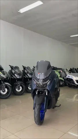 New Nmax Neo warna terbaru🤩 gimana ga jadi pusat perhatian pengguna jalan lain🔥#yamahasemakindidepan 