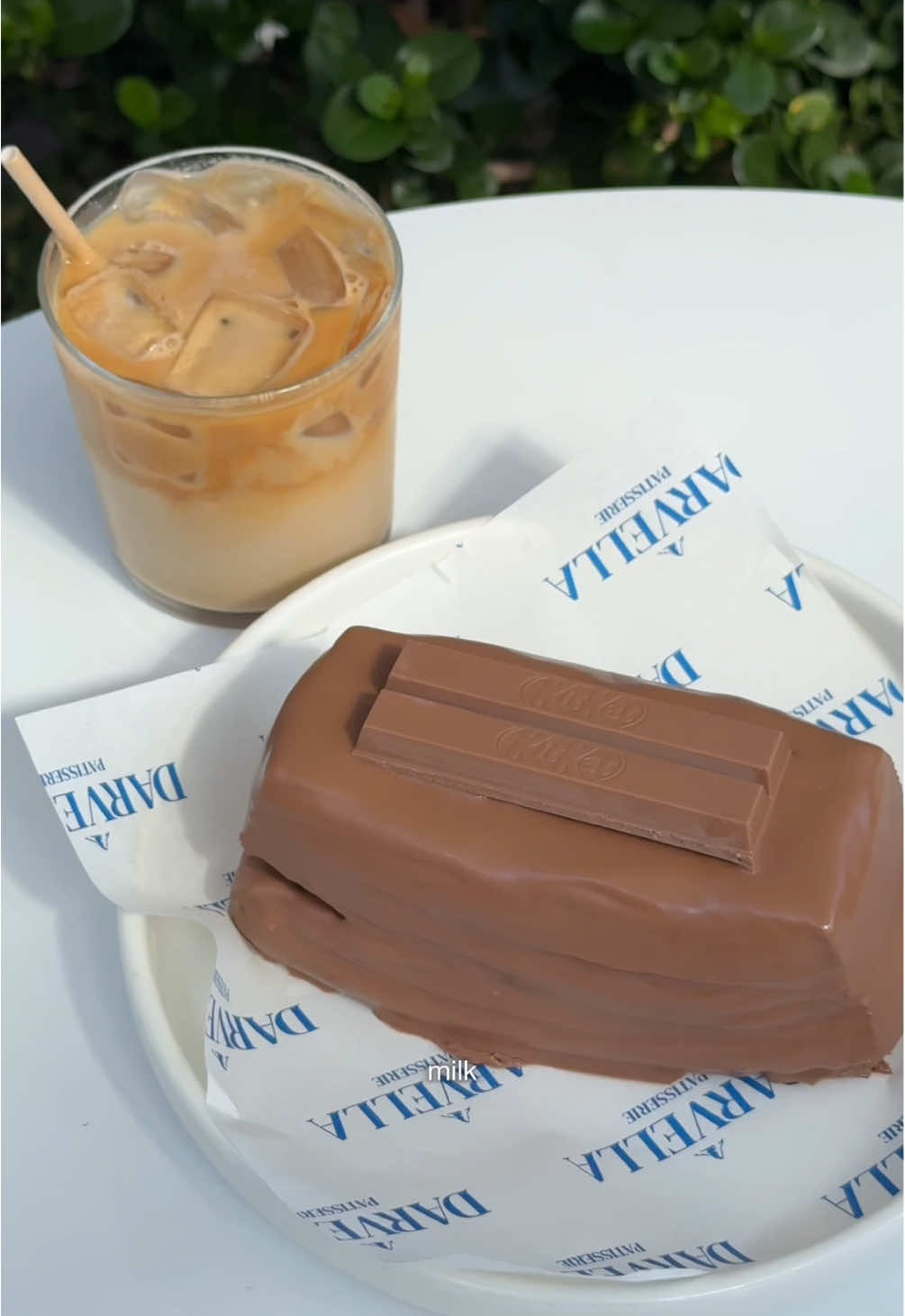 🍫KitKat Croissant WEEKEND SPECIAL!🍫 A thousand-layer croissant filled with crushed KitKat custard, dipped in milk chocolate, and finished with KitKat bar pieces. ⏰Available this weekend only 8th & 9th! 