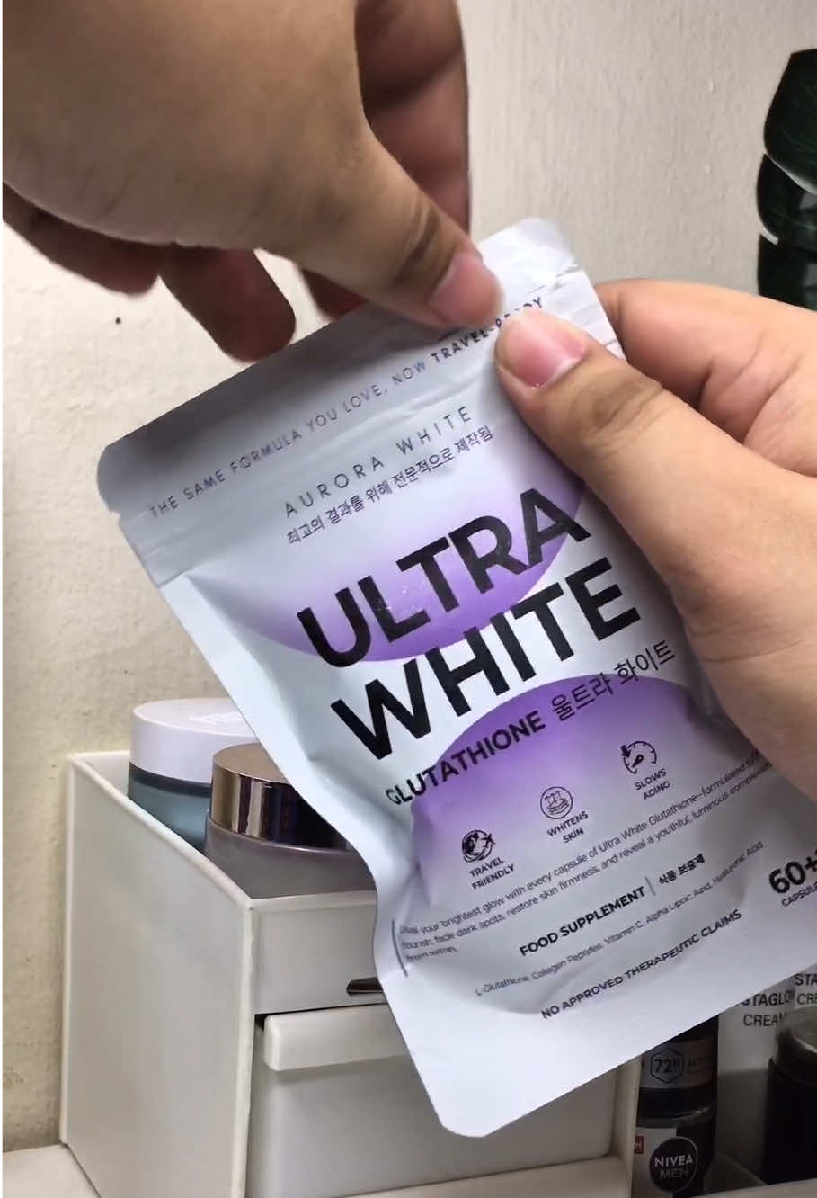Been loving this new addition to my routine 💜✨ Meet Ultra White Glutathione by Aurora White — travel-friendly, skin loving, and glow-boosting from within. Because fresh, radiant skin will always be in. 🌸 #UltraWhite #AuroraWhite #GlowFromWithin #SkincareGoals #Glutathione @aurorawhite.beauty 