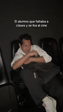 Y no pagaba entrada 🤣 #mikeyrobalino #colegio 