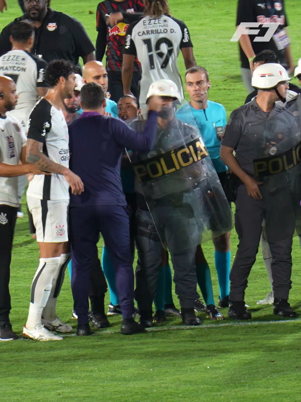 the serious😨 #futebol #corinthians #bragantino #brasil #referee 