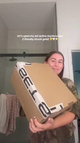 i am a FOREVER set fan, thank you for the coolest pieces ever 🥹🤍 @setactive #fyp #setactive #mysterybox #unboxing #viral 