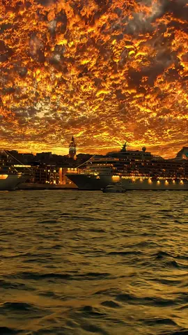 sunset 🌄🇦🇺✨🏙️#sunset #fyp 