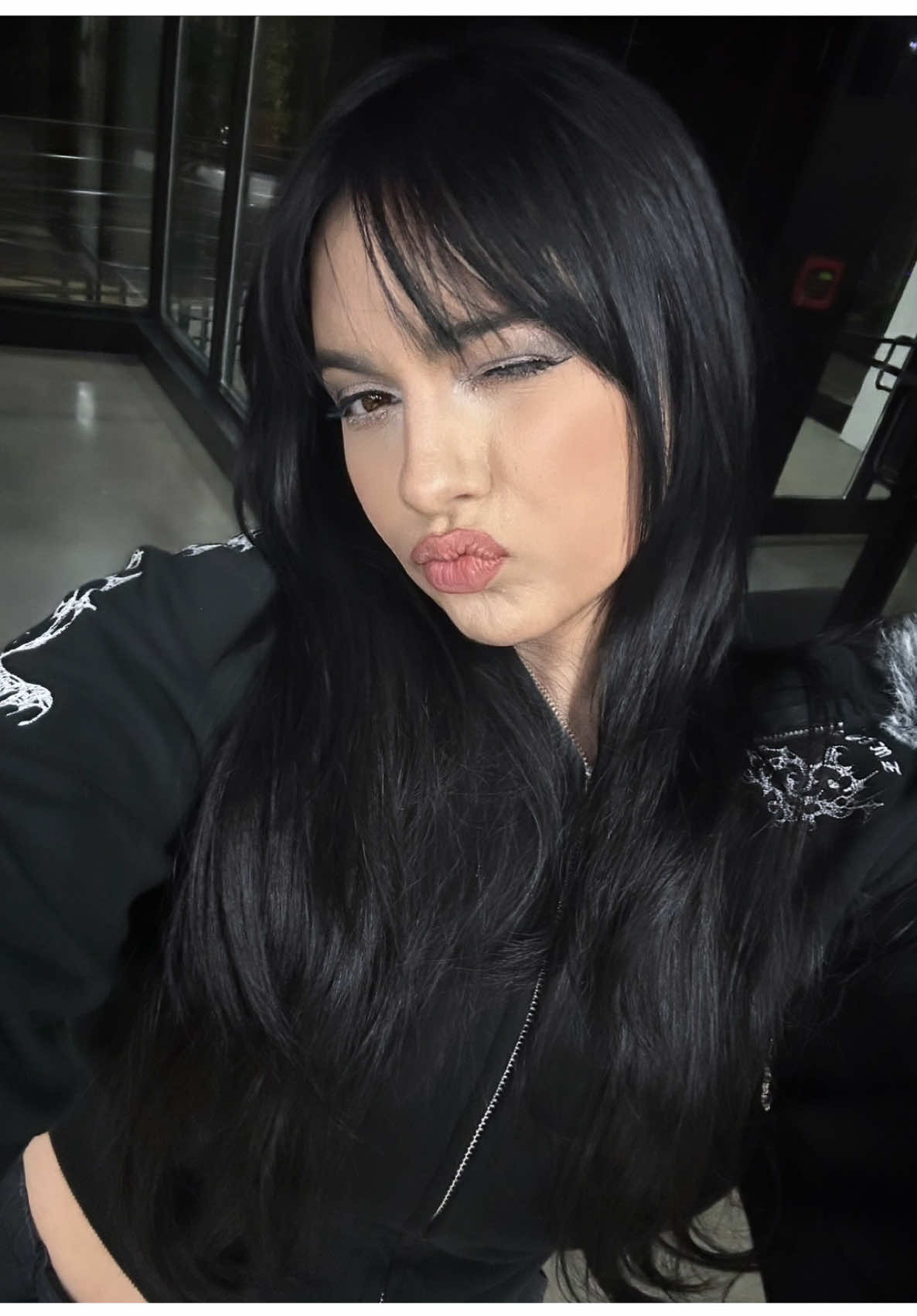 Giving “you burned my house down…what do i do” 🤷‍♀️🤚🤲 tb to this song tho 