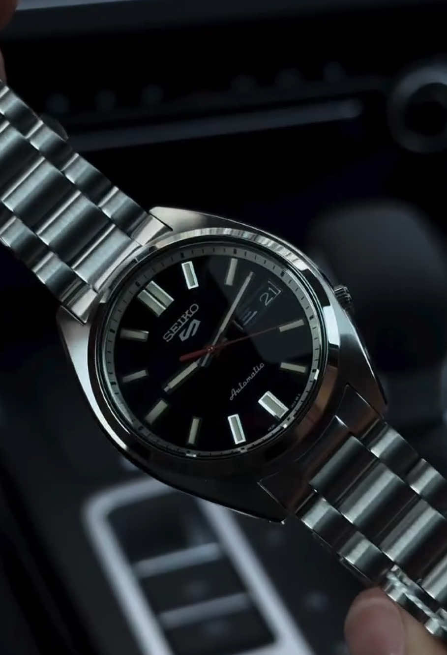 Tissot is one of the oldest Swiss brands (older than Rolex), and Seiko is one of the oldest rands (almost 30 years younger than Tissot). Both are great brands in themselves. Seiko has a more affordable automatic watch#seiko #watch #seikowach #fashion #collectors 