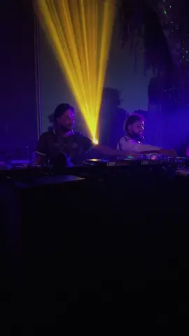 Listos para escuchar esta canción mañana en CDMX!? Y en la siguientes fechas? Recuerden que las entradas están en labio #DISHYPE #afrohouse #housemusic #dezko #parati 