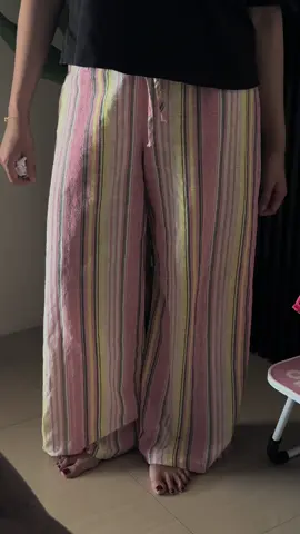 comfy comfy 🩷💛🤍