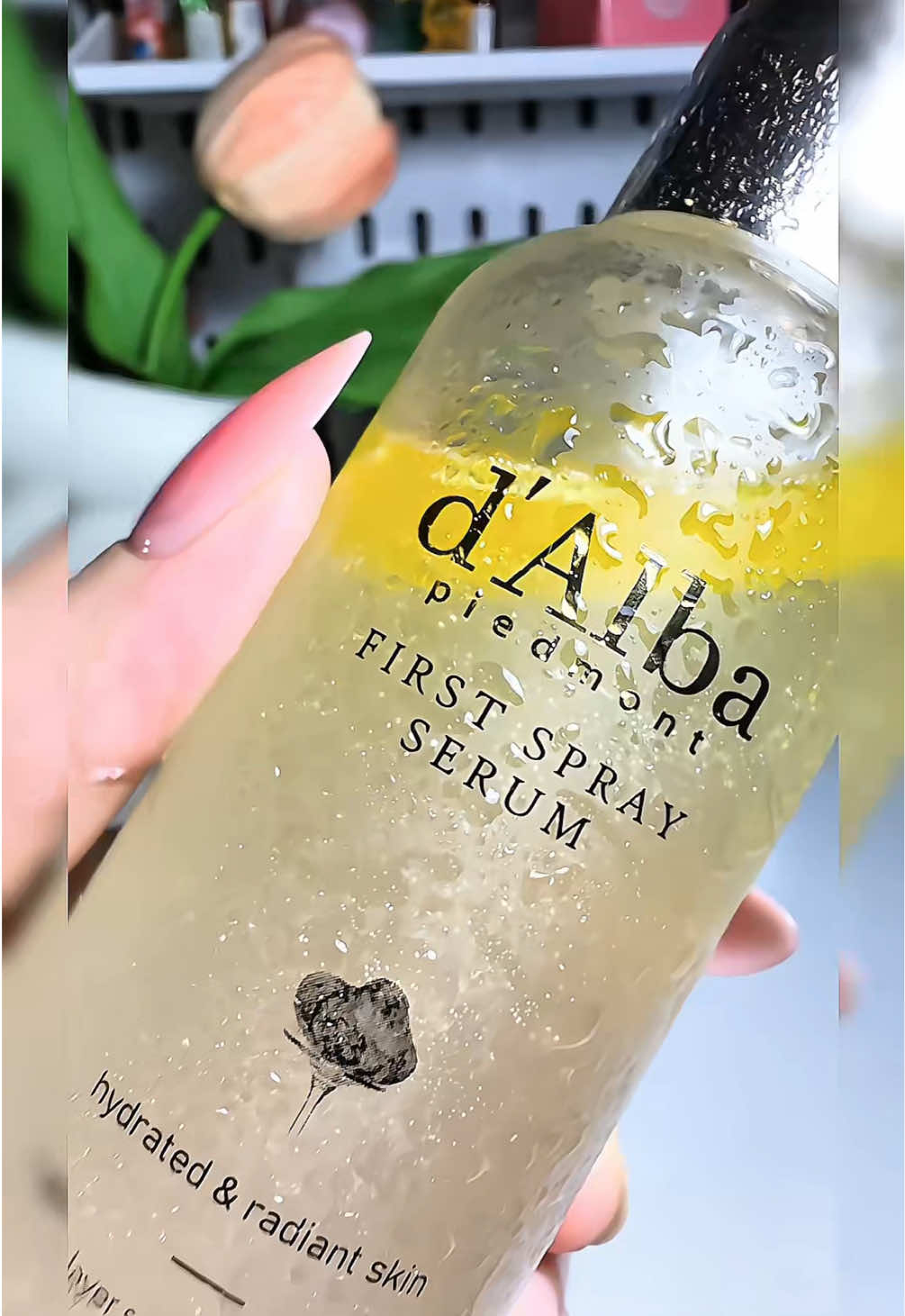 Tôi cứ nghĩ xịt khoáng nào cũng như nhau cũng là cấp ẩm thôi mà, nhưng không nha mấy má xịt khoáng d’Alba không những cấp ẩm mà còn căng bóng mịn da nữa 🙄#xitkhoang #xitkhoangmakeup #xitkhoangdalba #dalba 