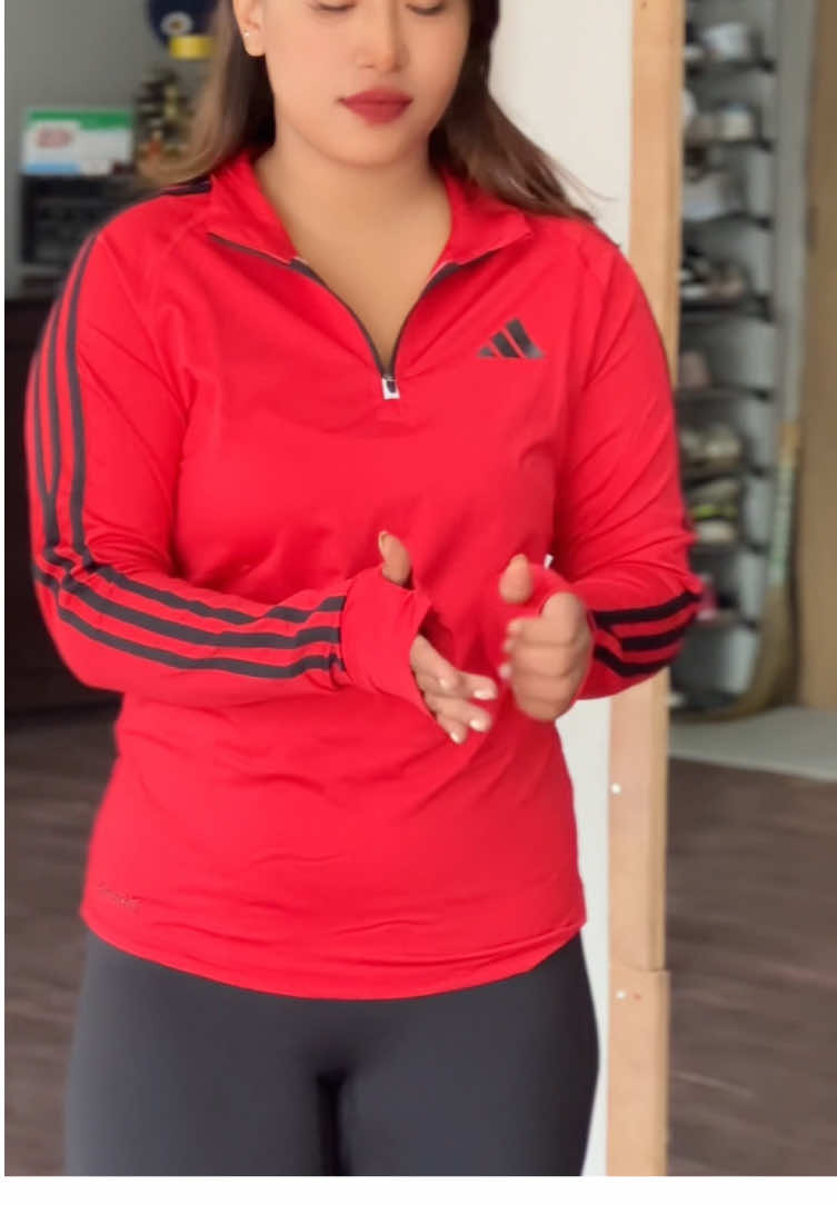 High quality sport halfzip available ❤️ size m l xl ✅ delivery all over nepal 🇳🇵 message us to order #jhiguactivewear #gym #sportwear #gymwear #compression 