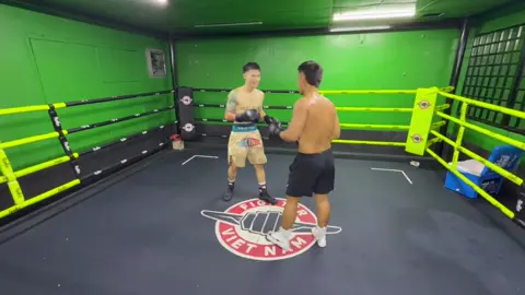 Anh Phan vs MCK boxing