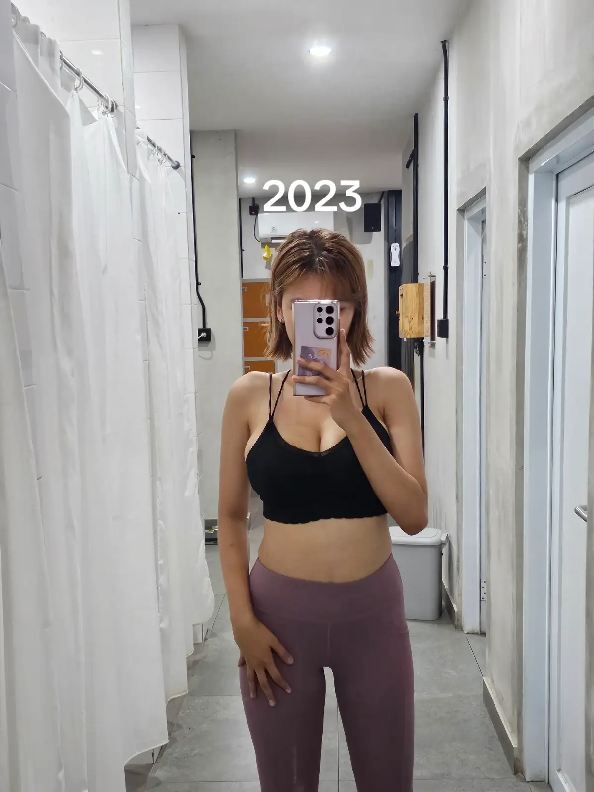 2 years of gym, 5 days a week, and a lot of patience. It’s not magic, it’s discipline! Swipe ➡️ buat lihat program latihan yang aku jalani (5x seminggu) 💪 Disclaimer: program ini berfokus pada leg & glutes, bukan full body 🦵🍑 #Transformation #GymJourney #GlutesFocus #LegDay #GymTok 