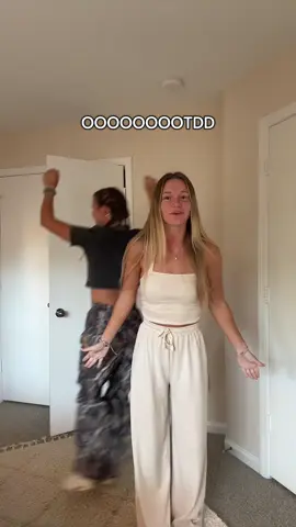 we can unlock eachothers phones  #OOTD 