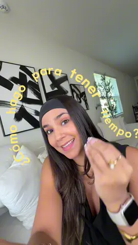 Tip extra para ahorrar tiempo en edición: normalmente hacemos varias tomas de una misma escena así que al momento de editar quédate con la última que grabaste, seguramente es la que más te gustó, no veas las otras, porque solo te creará indecisión, no pierdas tiempo en elegir la “perfecta” lo importante es que des buena información y de forma entretenida ✨  Siento que son tips que pueden sonar muy básicos o sencillos pero créanme que son detallitos que hacen TODA la diferencia, son los errores que veo en mis alumnas que no son tan constantes así que espero les sirva para que puedan mejorar el tiempo y la edición  💖 