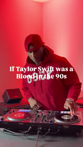 @Taylor Swift throwin up that Piru! What up Blood!!