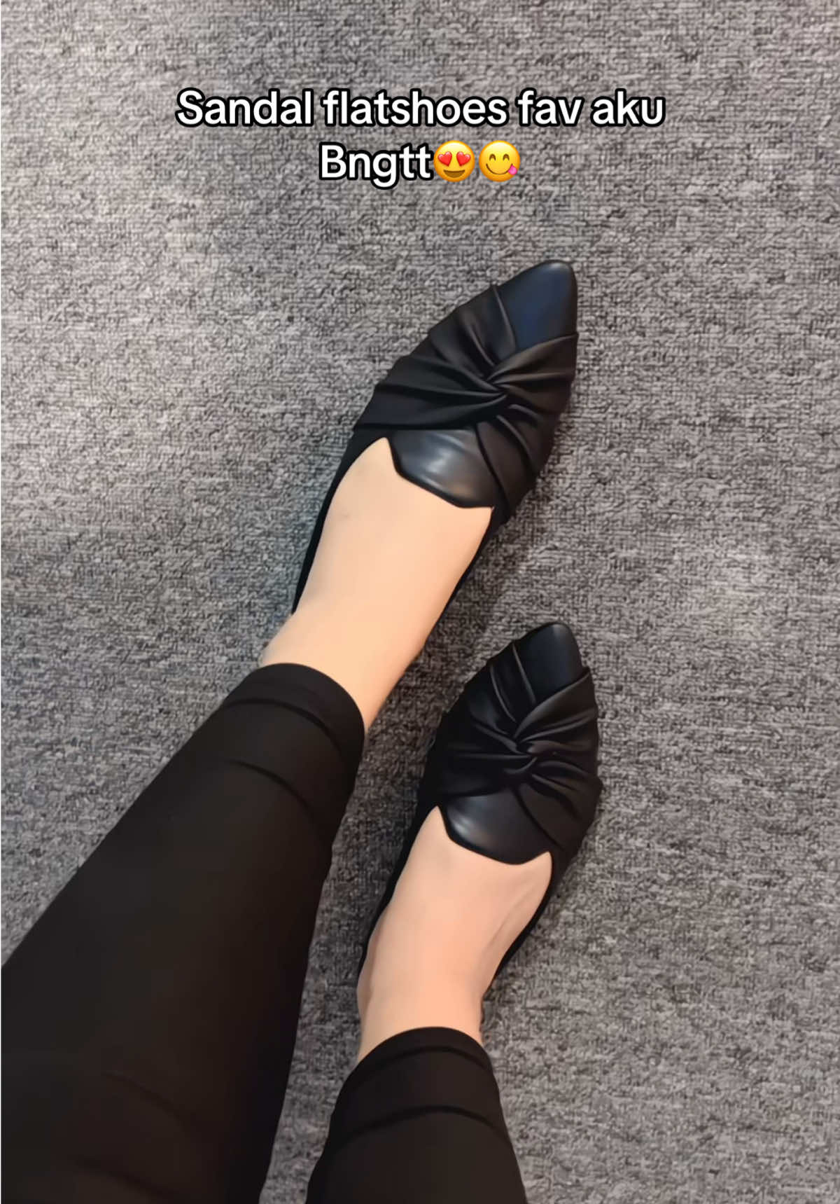 #flatshoes #sepatusandal #sandalwanita 