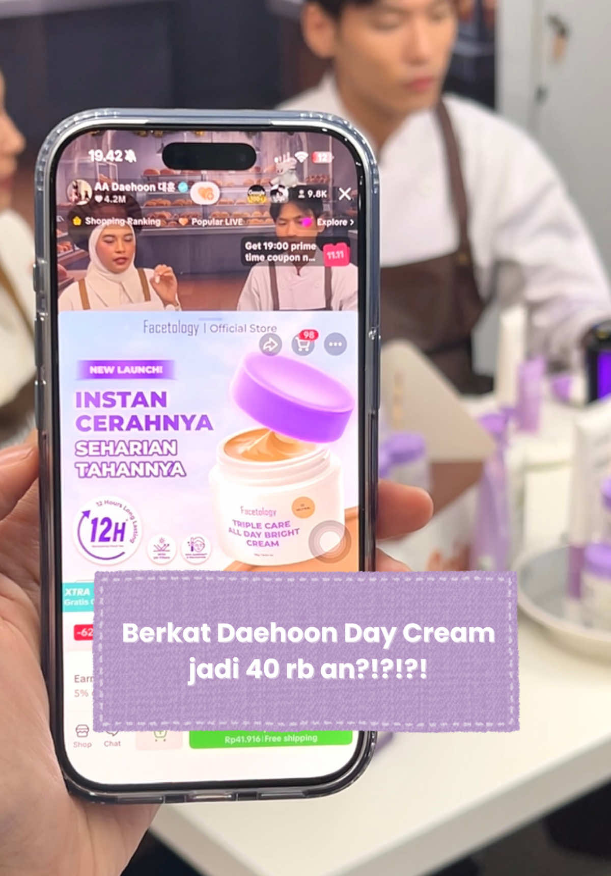 Chef @AA Daehoon 대훈 shock, yang nonton LIVE juga shock😭 Siapa yang kemarin udah check out day cream nya?🫣 #CantikTigaTotol #BukanToneUpBiasa #Facetology #Skincare 