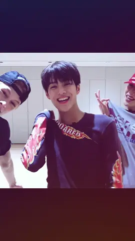 行走在银河中央，我只喜欢一颗星星. 