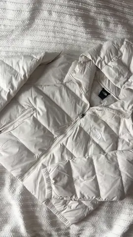 @TJ Maxx you make my heart so full I hope you know 🫶🏼  I will be wearing this north face puffer jacket all winter 💌  #pufferjacket #northface #winterfashion #tjmaxx #tjmaxxfinds 
