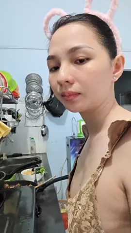 cơm canh đã xong ai ghé nhà e mời cơm nè