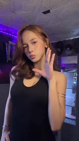 luv diz halter neck 😝