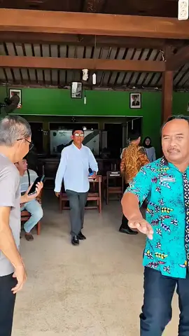 Penjelasan kades asempapan kecamatan trangkil, sukarno terkait tuntutan warganya. sumber dari fb= Eko Kuswanto  #beritahariini #asempapantrangkil #paticintadamai #suararakyat #demo 