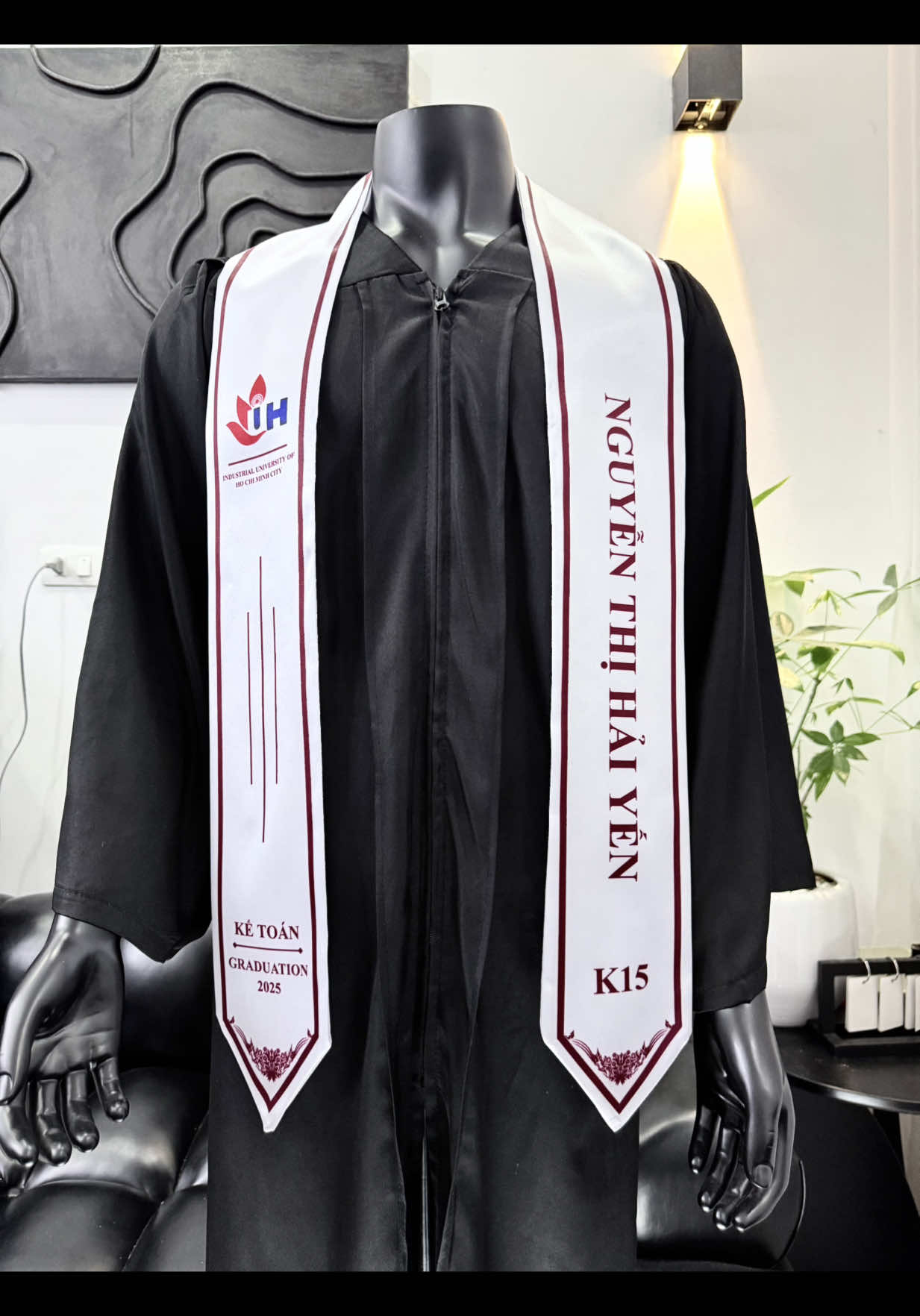 Sash tốt nghiệp Trường Đại học Công nghiệp TP. Hồ Chí Minh 🎓 #iuh #daihoccongnghieptphcm #dhtsash #daydeototnghiep #xuhuong 