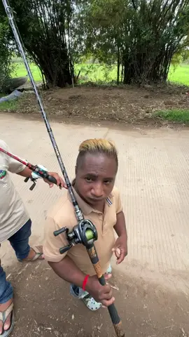 ញៀនស្ទូចត្រី😂🤣✔️