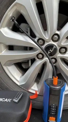 Bơm lốp kèm kích bình ô tô quá tiện 