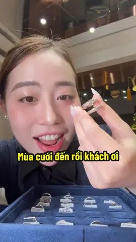 Ra mắt bộ sưu tập nhẫn cưới cho mùa cưới đây ạ ❤️ #TikTokAwardsVN #Kimberlydiamond #KimCương #QuýPhái #LấpLánh #Kimcươnggiárẻ #SangTrọngTinhTế #MặtdâychuyềnKimcương #MặtdâychuyềnKimcương #Nhẫncặp #VỏnhẫnKimcương #VòngtayKimcương #KimCươngViệtNam #kimcuongvatrian #NhẫnNữ #fyp #TrangSứcChấtLượng #PhongCáchĐẳngCấp #HoataiKimcương #65cantho #tiktokgiaitri 