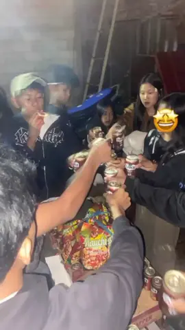 #တန်ဆောင်မုန်းလပြည့်နေ့တစ်မြို့လုံးသောင်းကြမ်းပေးလိုက်တယ်🤣#fy #fypシ゚viral #tiktokuni #09 