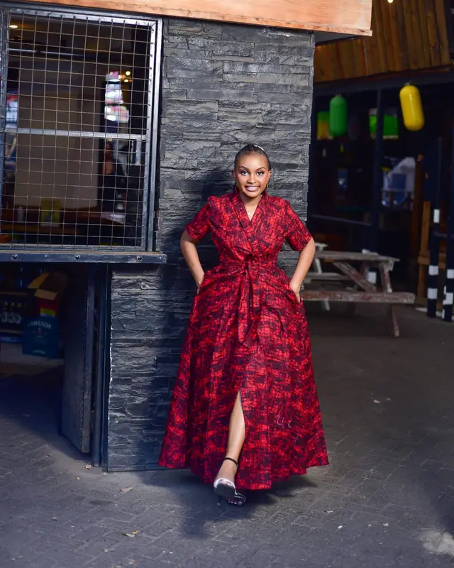Wrap dress:2800ksh Sizes 6–18 in stock. Location: IBEA Building, Moi Avenue – 2nd Floor, Room 19, Nairobi. Call or WhatsApp us on +254 715 783 090 to place your order. We deliver countrywide and worldwide ✈️💫. #nguoaffordable #nairobi #nairobifashion #nairobifinest #ankarafabrics 