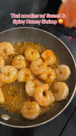 Let me see what I got in my kitchen to cook. 