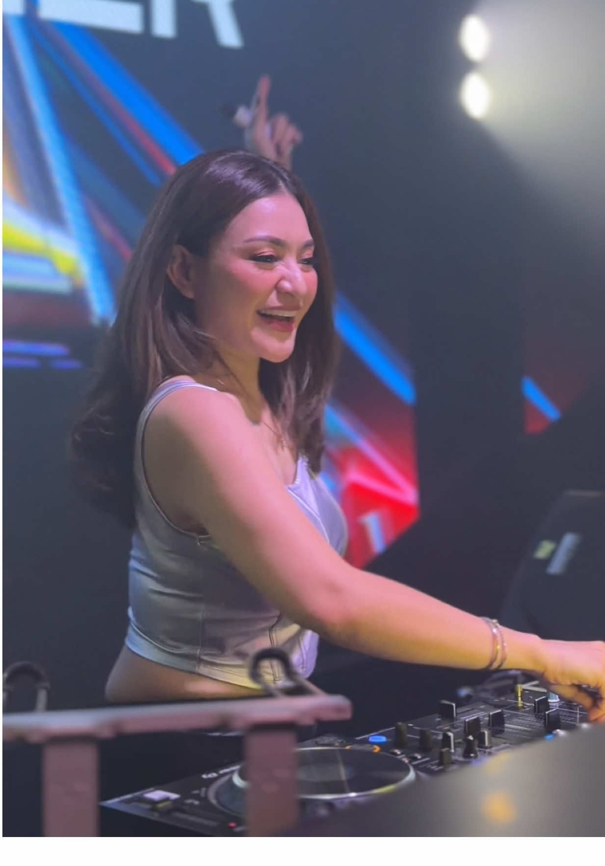 Lagi suka lagu ini 😍 (walaupun gk ngerti artinya) JADWAL NATHALIE HOLSCHER NOVEMBER 2025 1. private launching white hotel manado 7. atmosphere kupang 8. ⁠gala premier danyang 13. octagon palangkaraya 14. pendekar serpong 15. ⁠blackowl surabaya 18. Private Party PIK  19. Lavva Jakarta 20. pacific Batam 21. ⁠zentrum cibubur 22. N1 taxi cambodia 25. blue night binjai 26. raeye medan  27. malio jakarta 28. ⁠oceanlight palembang 29. hawai jakarta JADWAL NATHALIE HOLSCHER DESEMBER 2025 5. Aclub Bali 10. blue fire tanjung pinang 11. adzam ulang tahun  12. after hours sunter 13. pendekar serpong  16. typsi rabbit palembang  17. Angelwings balikpapan 18. angelwings samarinda 19. ⁠zentrum bekasi 20. zentrum bogor 24. bablas kemang 31. de icon muara enim palembang