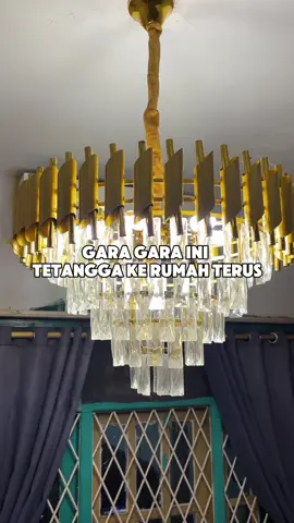 Lampu gantung kristal mewah yang worth it banget kita punya 🥰✨elegan dan minimalis  #lampuhiasgantung #lampugantung #lampugantungkristal #krisfan 