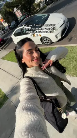 & it’s sooo cozy🍂☕️ @Aritzia #scrubs #scrubsoutfit #scrubsootd #scrubsoftheday #fallscrubs 