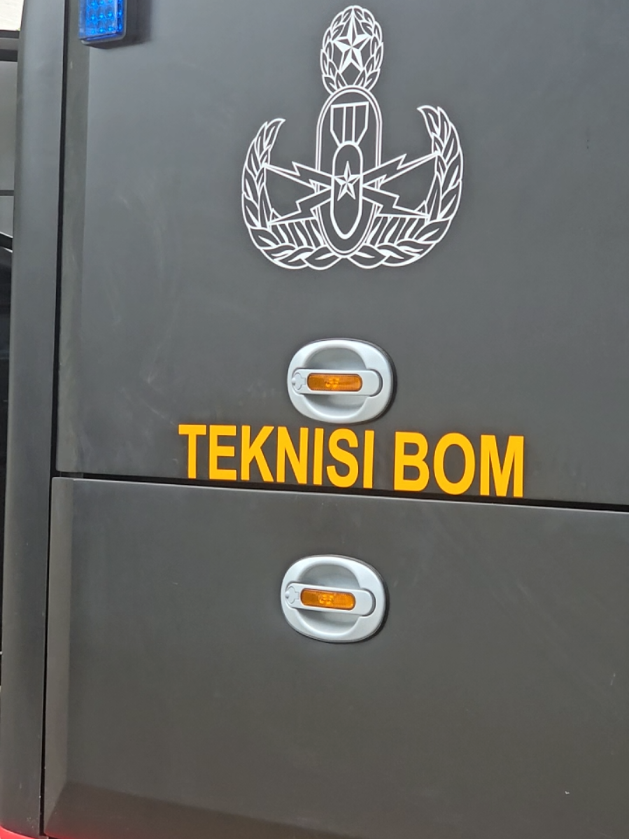 teknisi bom