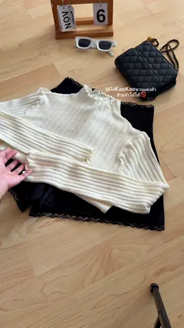 สวยใช่ไหมคะ เสื้อหรือนุ่น ผ้านุ่มมาก เสื้อไหมพรมแขนยาวผ้านุ่มมากใส่สบายไม่ร้อนไม่คันอก40ใส่ได้ยืดเยอะมาก