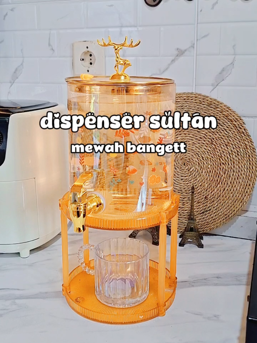 Sipaling laris manis 🫶 Dispenser kaca sultan dari @pol.perabotonline  Super mewah cakep bangettt😭🫰 Kalian harus punya ini sihh ❗️ Karna emang secakep itu😍 #dispenserair #dispenser #tempatminum #dispenserkaca #perabotanrumahtangga 