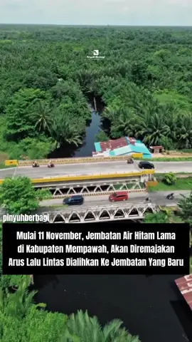 Pemerintah Kabupaten Mempawah mengumumkan rencana peremajaan Jembatan Air Hitam Lama yang berada di Kecamatan Jongkat, mulai 11 November 2025 mendatang. Langkah ini diambil menyusul kondisi struktur jembatan yang dinilai telah mengalami perubahan bentuk dan berpotensi membahayakan keselamatan pengguna jalan. Dalam pengumuman resmi yang disampaikan kepada masyarakat, disebutkan bahwa usia Jembatan Air Hitam Lama sudah cukup tua, sehingga diperlukan peremajaan demi menjaga keamanan dan kelancaran aktivitas transportasi di kawasan tersebut. Selama proses peremajaan berlangsung, arus lalu lintas akan dialihkan melalui Jembatan Air Hitam Baru yang terletak di sisi jembatan lama. Pengalihan ini bersifat sementara hingga pengerjaan selesai dan jembatan lama dinyatakan aman kembali digunakan. Pemerintah daerah mengimbau masyarakat, khususnya pengguna jalan yang melintasi jalur tersebut, agar mematuhi pengalihan arus dan rambu-rambu lalu lintas yang telah disiapkan. Video : cindi aidi Sumber : Diskominfo Mempawah #pinyuhberbagi #info #mempawah #jembatanairhitam 
