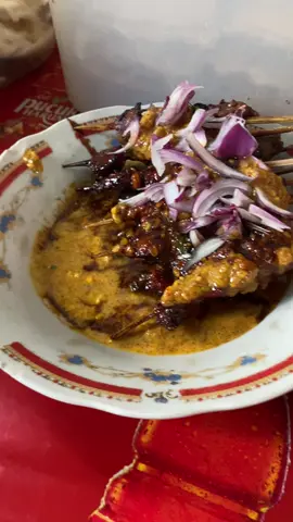 Sate gule bu nunik,sayur gule udah kemakan dikit😁gara