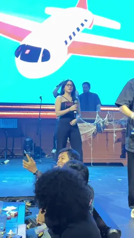 Kuncen kuncen! #davinakaramoy 