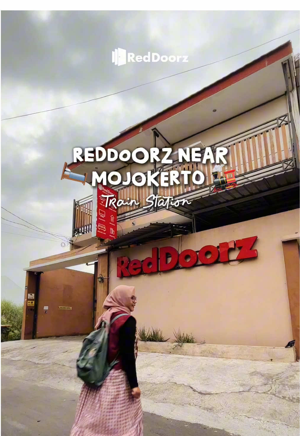 Modal 100ribuan bisa stay di Reddoorz! Hotel yang lokasinya strategis, fasilitas lengkap dan harganya terjangkau banget, booking lewat aplikasi Reddoorz bisa hemat dengan masukin kode promo 