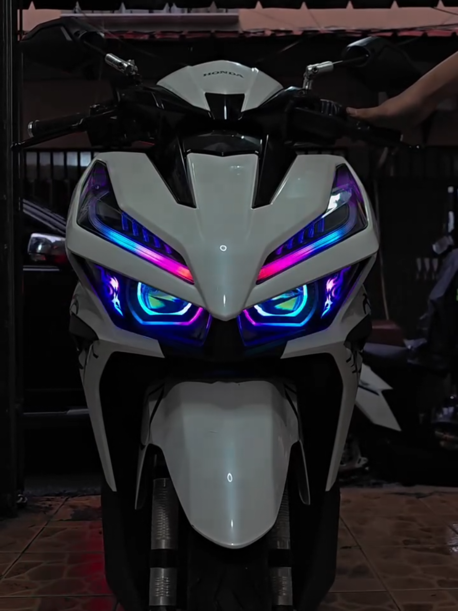 hnd papaawat ang BiLED flame Hybrid 5 star Ultra 🔥👌 Ang Diin ba Naman 🤩🥰 Click v3 from Biinangonan RIZAL  #creativemotoworks #IndoConcept #rgbsetup #biledprojector #solid 