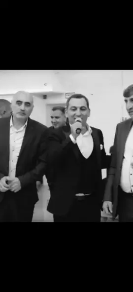 köçəndə kişi tək köçəsən gərək☝