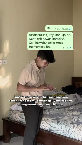 rasanya tenang banget ngasih uang ke ortu, hasil kerja keras sendiri #ibu #gajipertama #kerja 